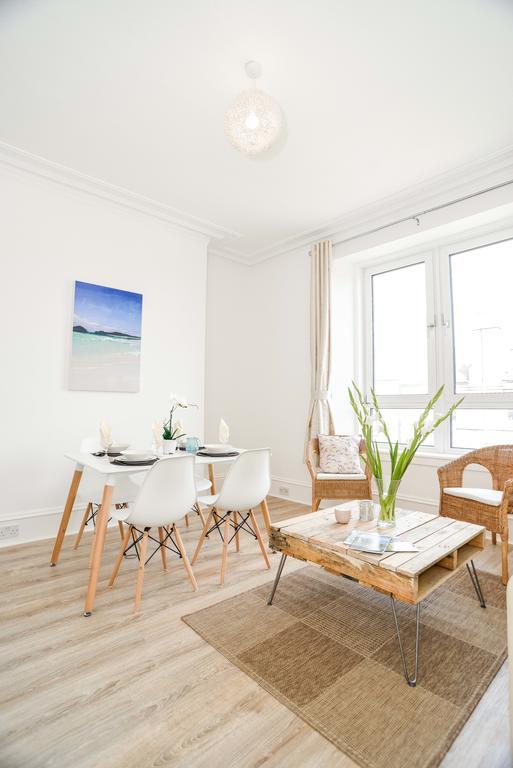 Modern Central Apartment Aberdeen Værelse billede